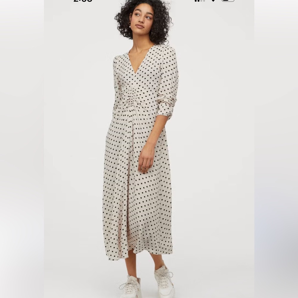 H2 H&M V-neck Dress Light Beige/Black Spotted Ladies Polka Dot V-Neck Midi Dress